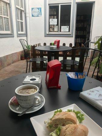 Librería Café El Libro en Blanco