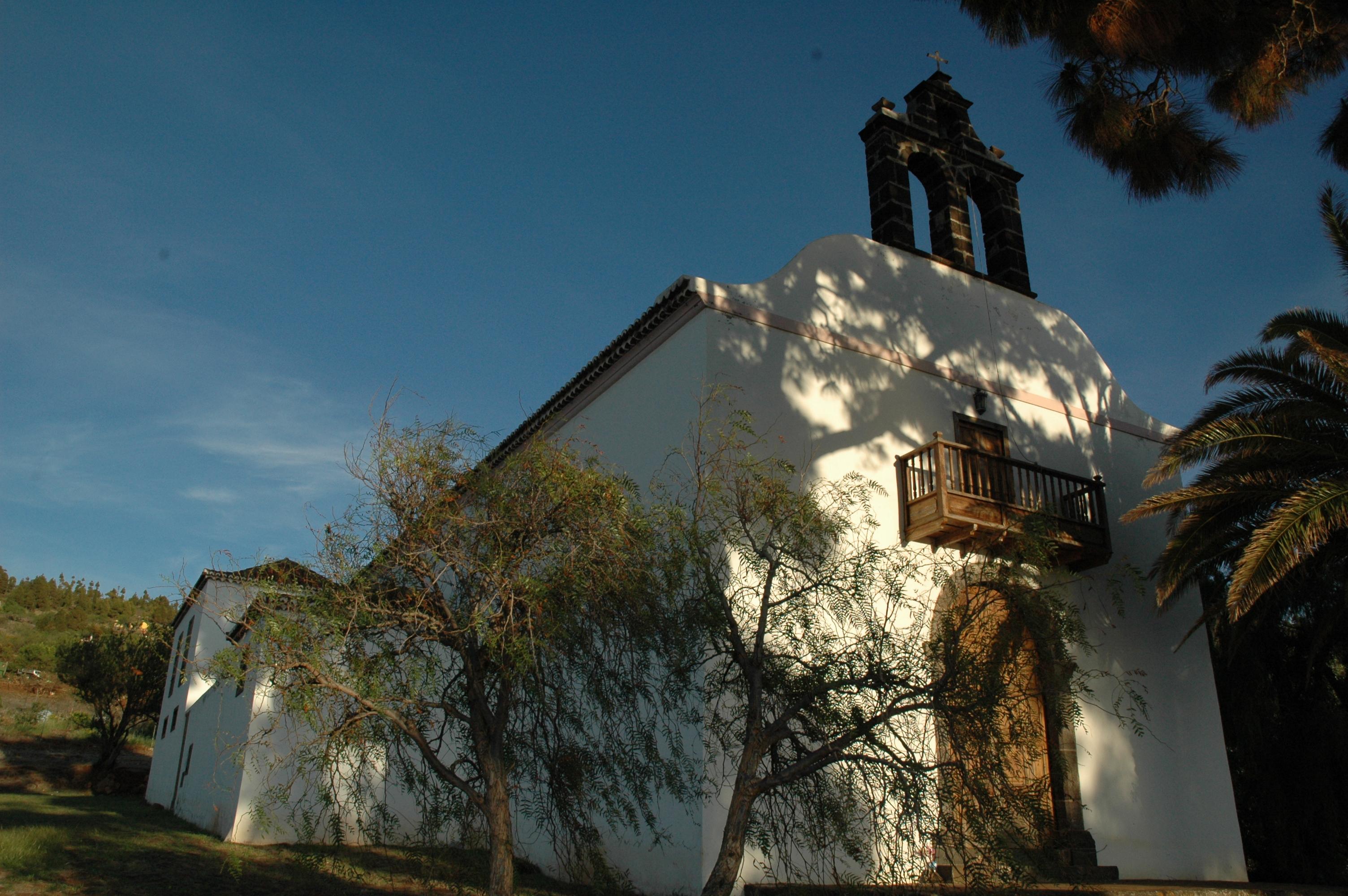 Iglesia de San Mauro Abad y Casa Parroquial