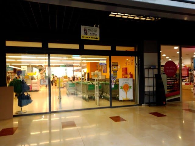 el Centro Comercial La Magalona